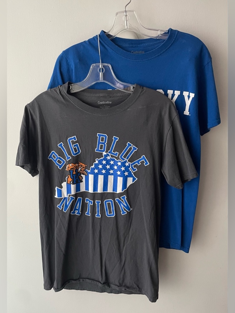 TWO UNIVERSITY OF KENTUCKY T-SHIRT (MEN’S SIZE SMALL)!